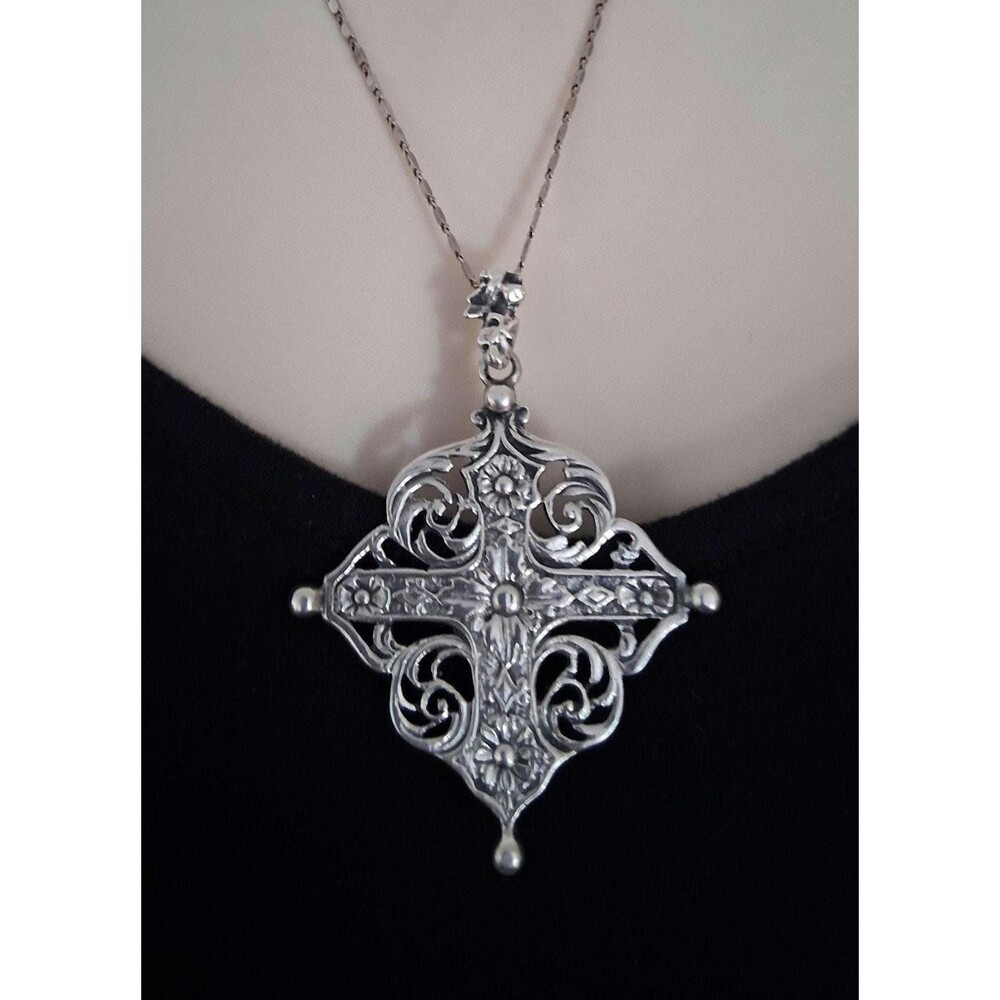 Antique 800 silver Italy Maltese cross Renaissance revival large pendant on ster